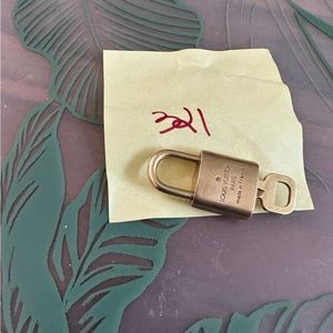 Louis Vuitton Lock and key #321